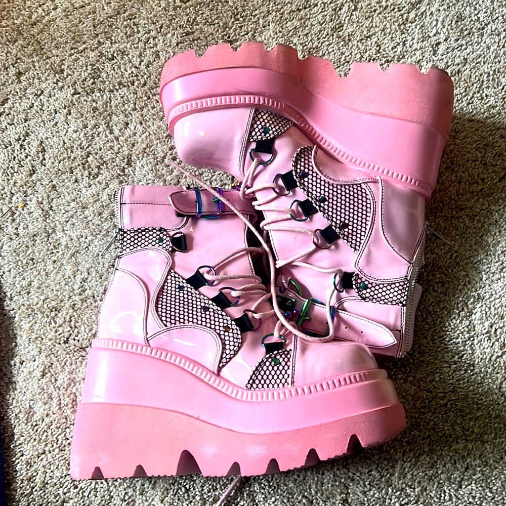 Demonia platforms